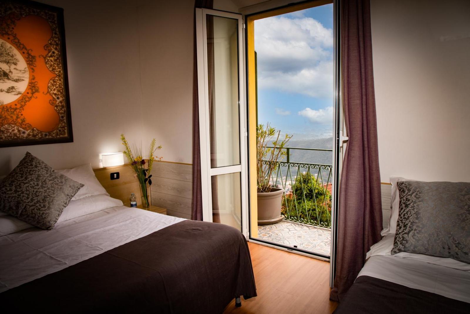 Hotel Vista Lago Брунате Экстерьер фото
