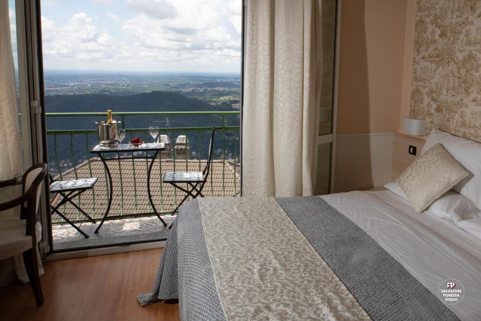 Hotel Vista Lago Брунате Экстерьер фото
