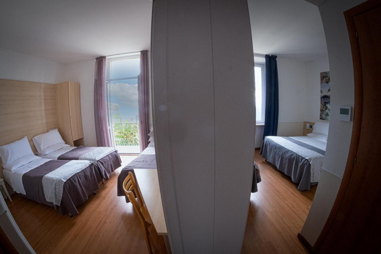Hotel Vista Lago Брунате Экстерьер фото