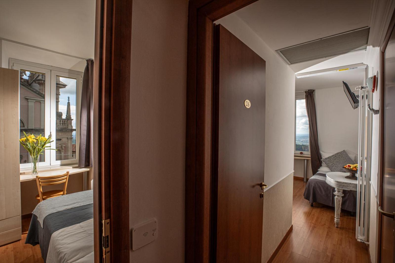 Hotel Vista Lago Брунате Экстерьер фото